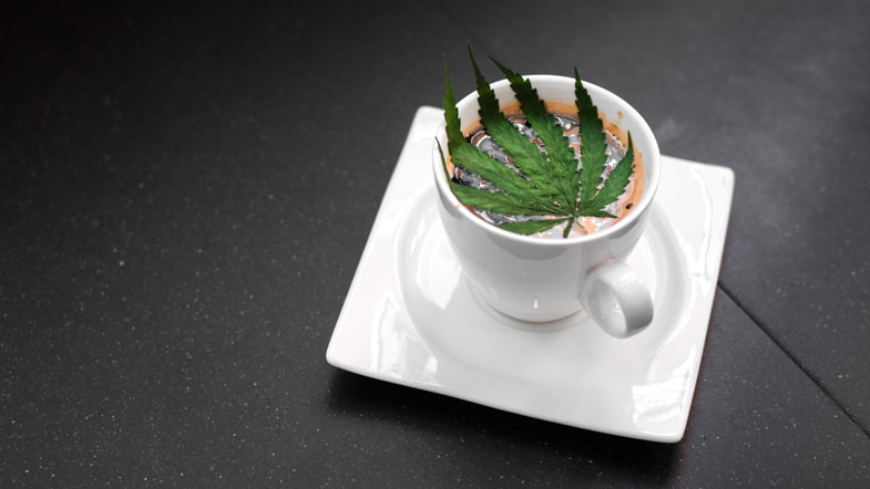 Cappuccino alla cannabis