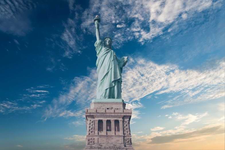 legalizzazione della marijuana in America (veduta della Statua della Libertà)